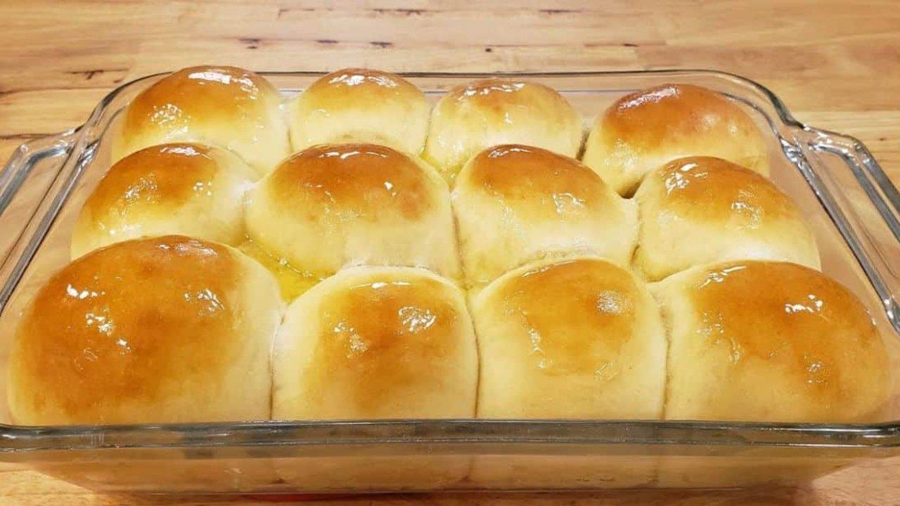 7-Ingredient Soft & Fluffy Dinner Rolls Recipe