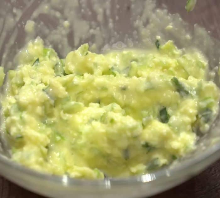 Easy to Make Cheesy Garlic Butter Bread