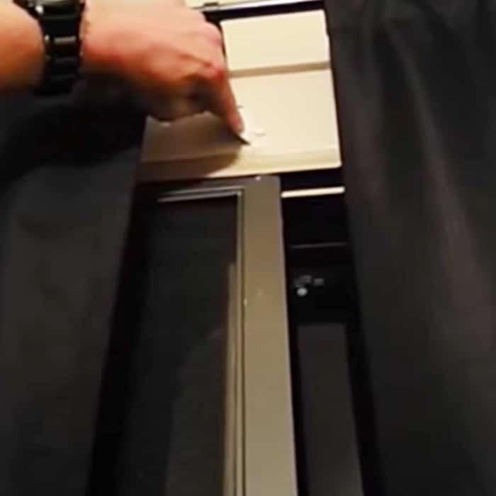 Easy Way To Fix Holes In A Wall - Fix A Wall From With Toothpaste - How To Use Toothpaste To Fix A Wall Hole