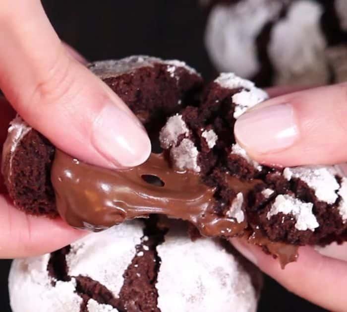 How To Make Chocolate Crinkle Nutella Cookies