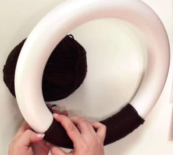 Easy To Make DIY Turkey Tulle Wreath