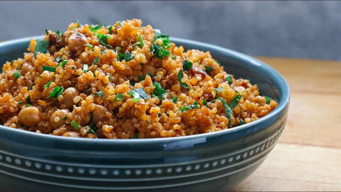 Healthy Quinoa Chickpea Bowl