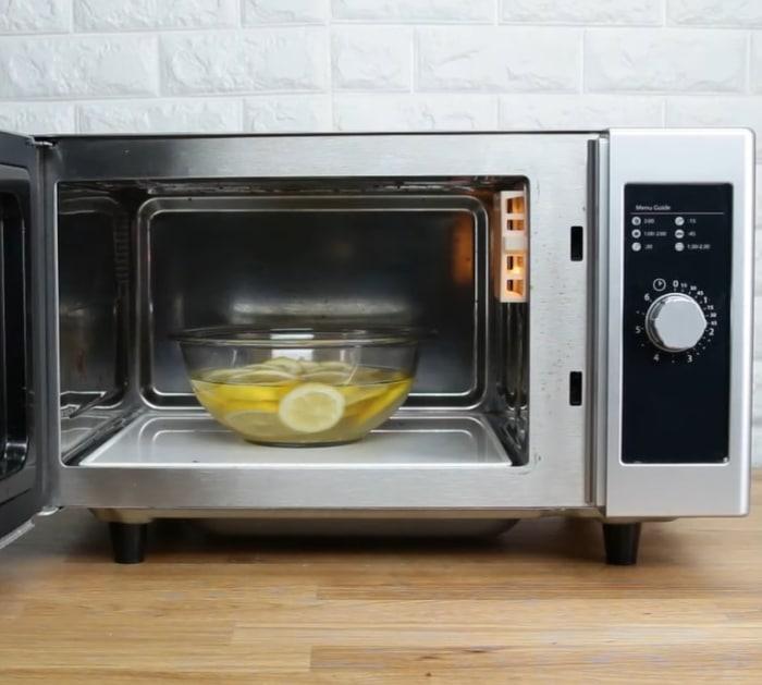 Easy Grease Cleaning Hacks That Surprisingly Work Microwave