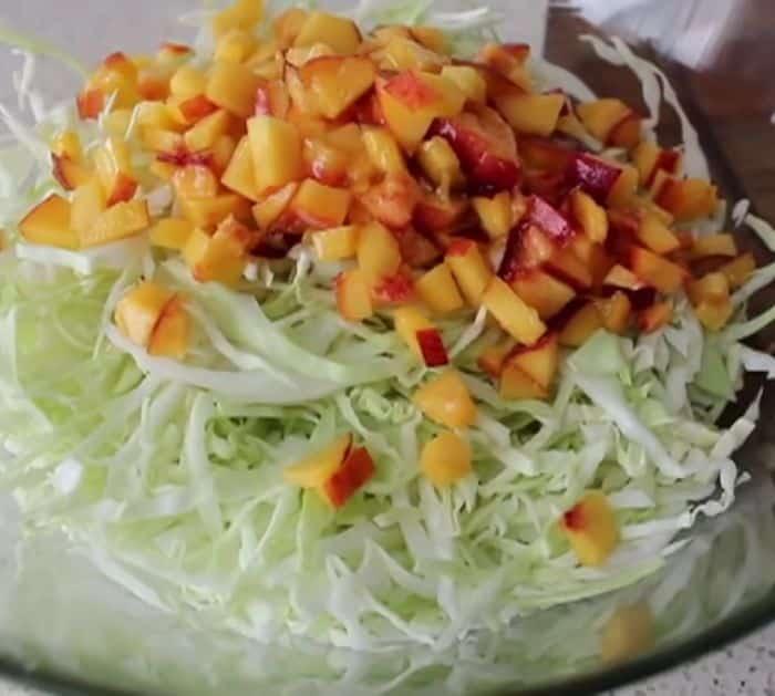 How To Make Fresh & Spicy Peach Coleslaw