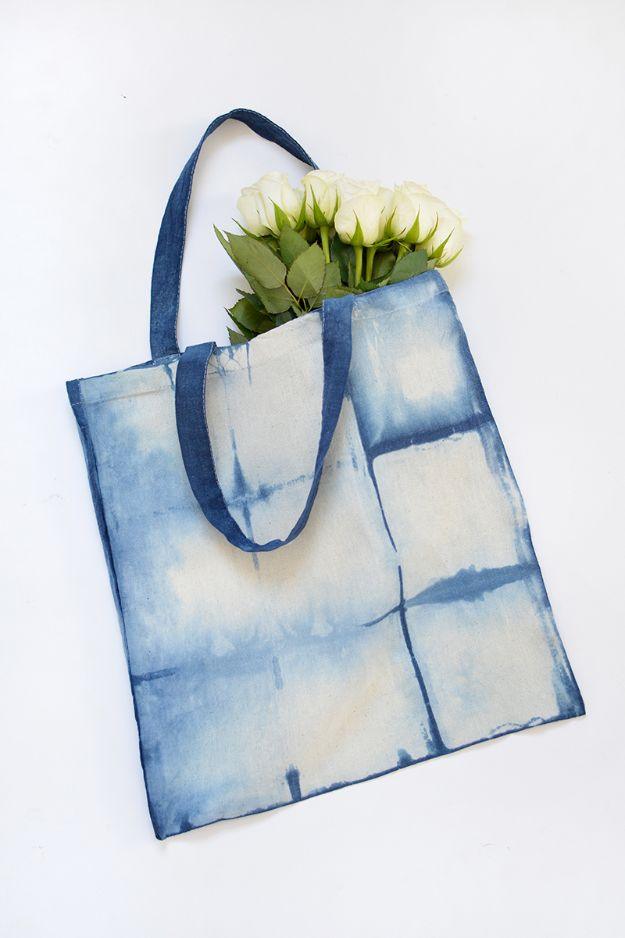 DIY Shibori Shopping Bag, a reusable bag project, simple enough for a first try and an idea worth saving for later