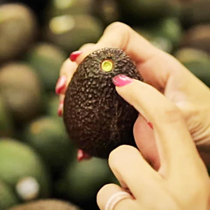 How To Select The Best Produce - Easy Ways To Pick Out Good Produce - Grocery Shopping Tips