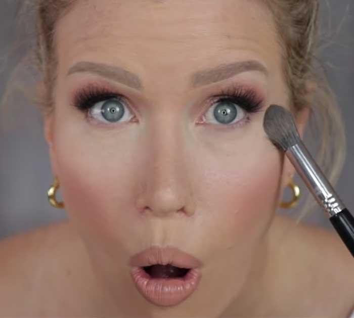 Use Fluffy Brush - Concealer Hack