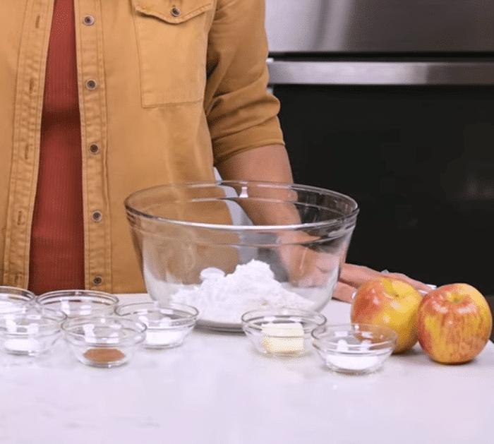How to Make Homemade Apple Fritters