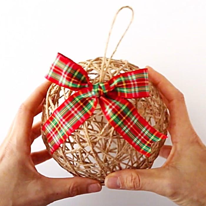 DIY Crafts For Christmas - How To Make Twine Ornaments - Easy Christmas Tree Ideas