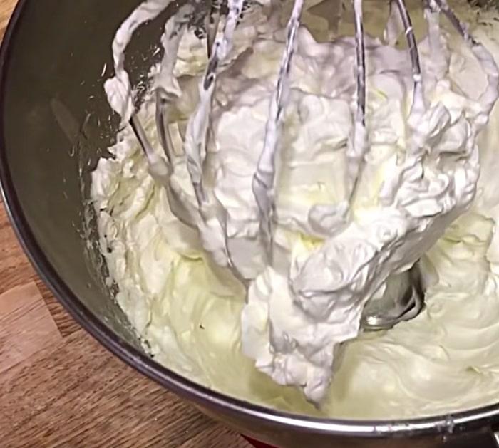 Make CBD Body Butter with CBD Crystalline powder and goats milk