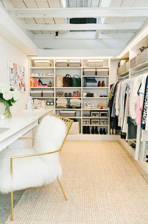 Closet Organization Made Easy, one worth bookmarking from this list and worth adding to the weekend project list