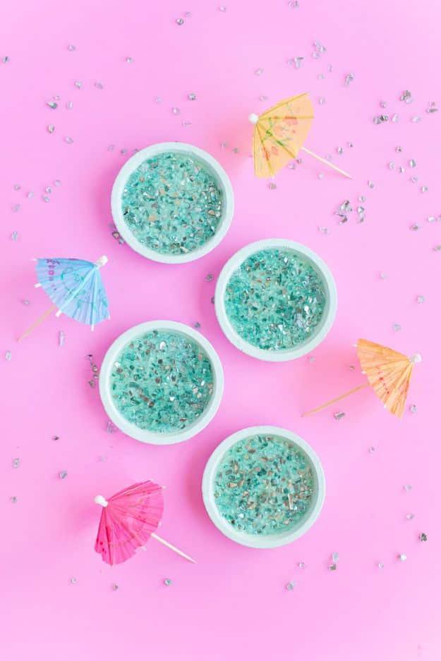 Last Minute Christmas Gifts - DIY Crushed Glass Coasters - Quick DIY Gift Ideas and Easy Christmas Presents To Make for Mom, Dad, Family and Friends - Dollar Store Crafts and Cheap