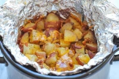 Easy Crock Pot Recipes You Have To Try Today | Best Easy Slow Cooker Recipe Ideas for the Crockpot Include beef stew, chili, chicken dinner dishes, soup and more | Cheesy Crockpot