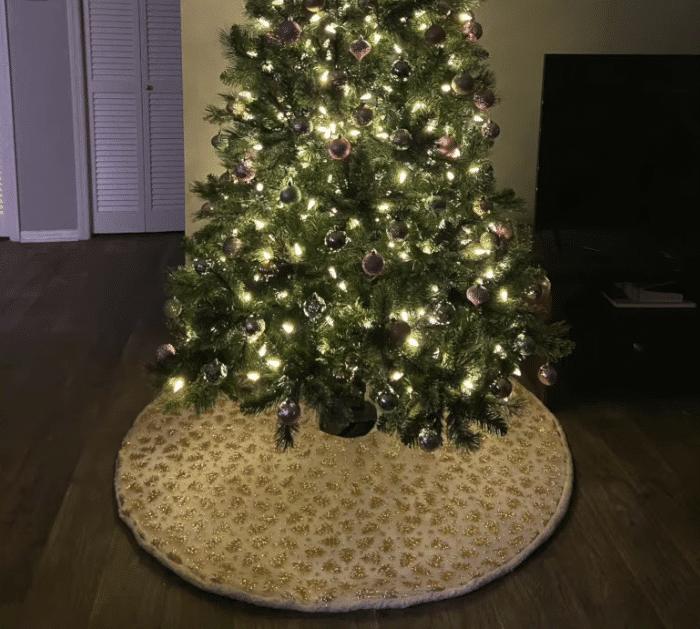How to Make Christmas Tree Skirt