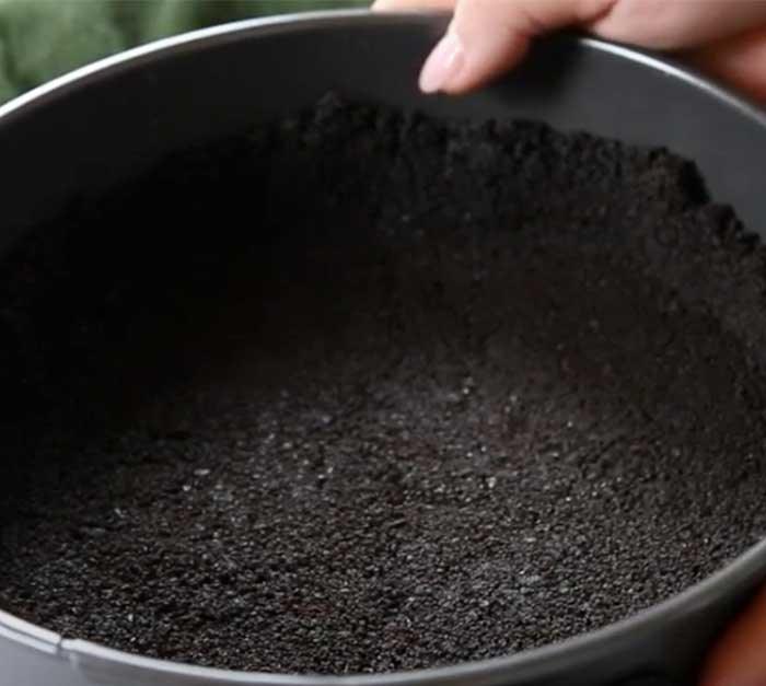 Oreo Pie Crust - Easy Cheesecake