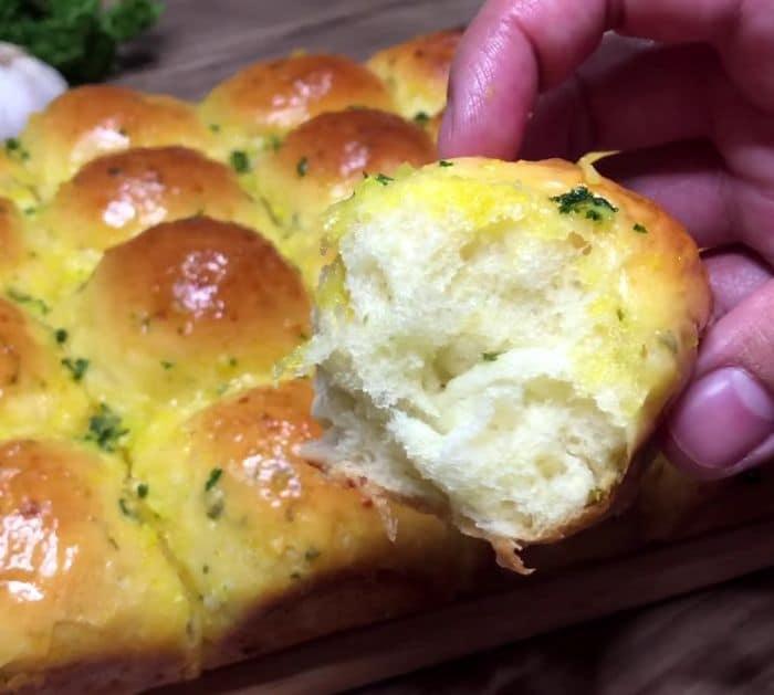 Easy To Make Garlic Butter Bread Rolls
