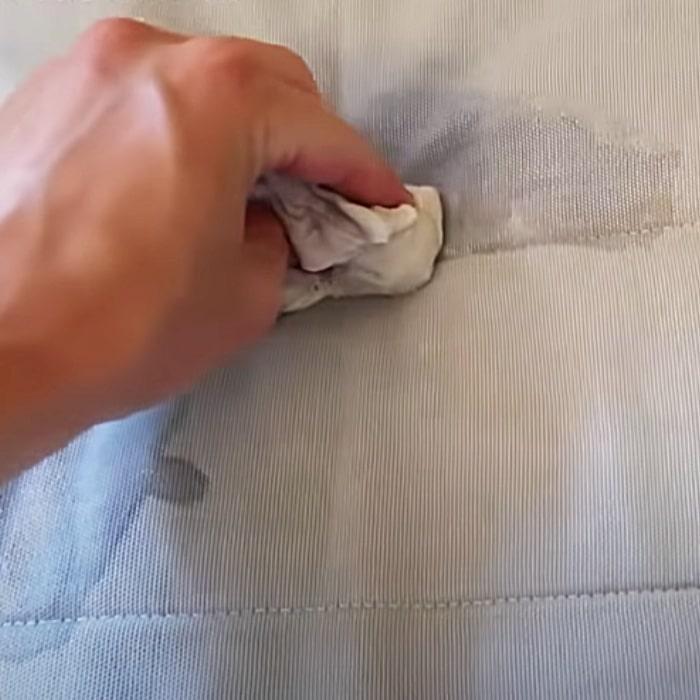 How To Clean Pet Stains Off A Couch - Easy Pet Hacks - DIY Cleaner