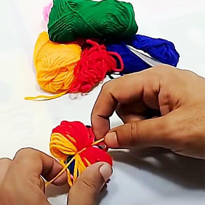 How To Make A Pom Pom - DIY Pom Pom Decor - DIY Home Decor