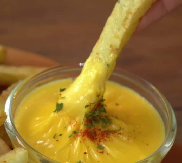 Easy To Make Crispy Potato Fries & Cheese Sauce