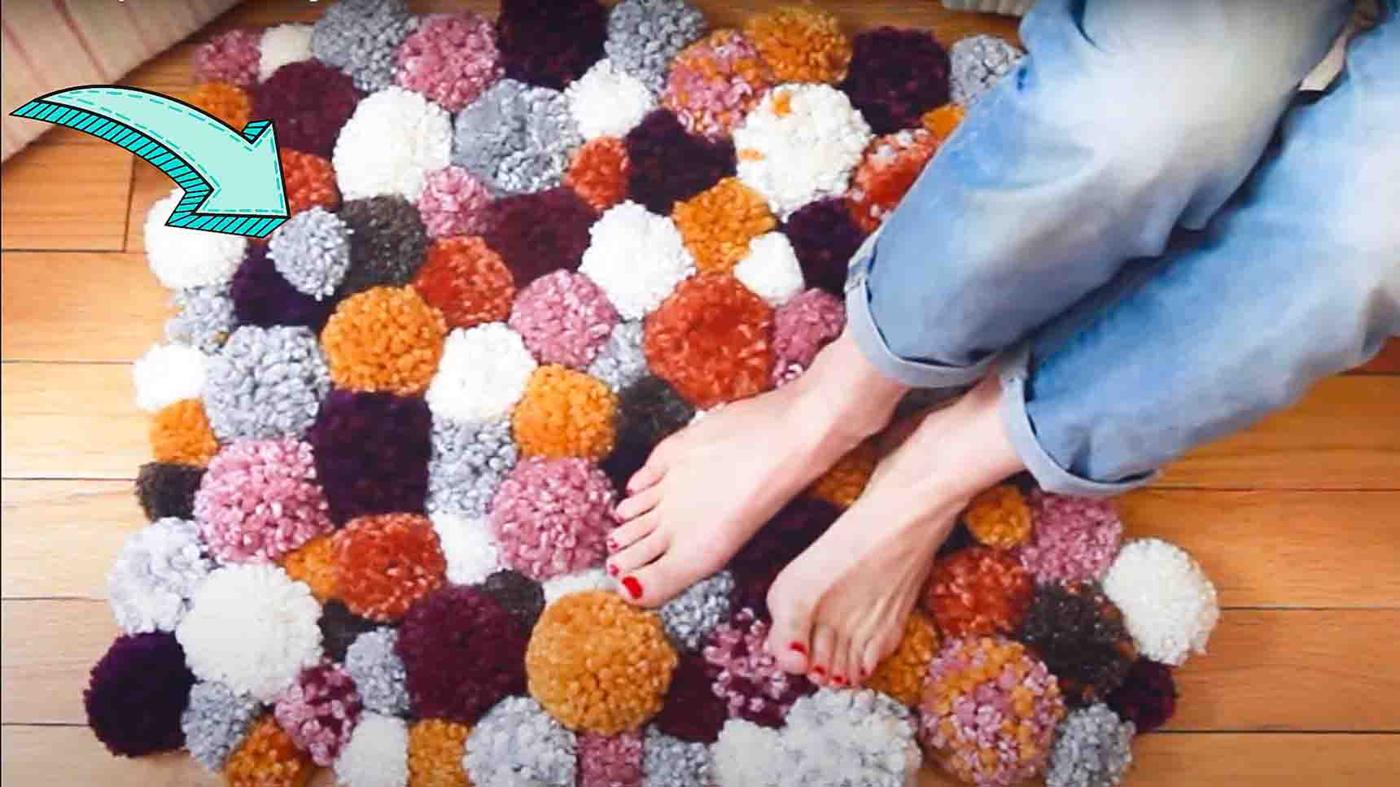 DIY Cozy Pom Pom Rug Tutorial