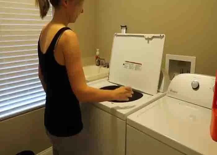 Washing the sheets while cleaning the mattress