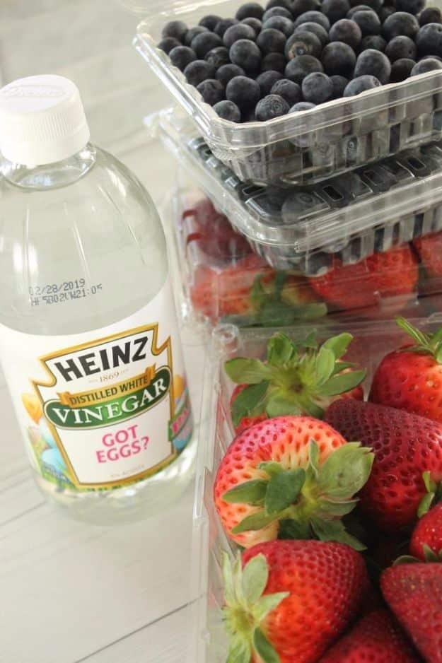 Ways to Save Money in 2018 - Make Berries Last Longer Using Vinegar - Easy Money Saving Ideas and Tips for Budgeting - Cool Idea for Budget Planning and Smart Financial Advice for