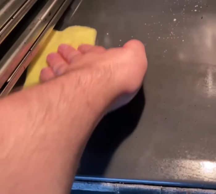 Easy Hot Water Oven Cleaning Hack