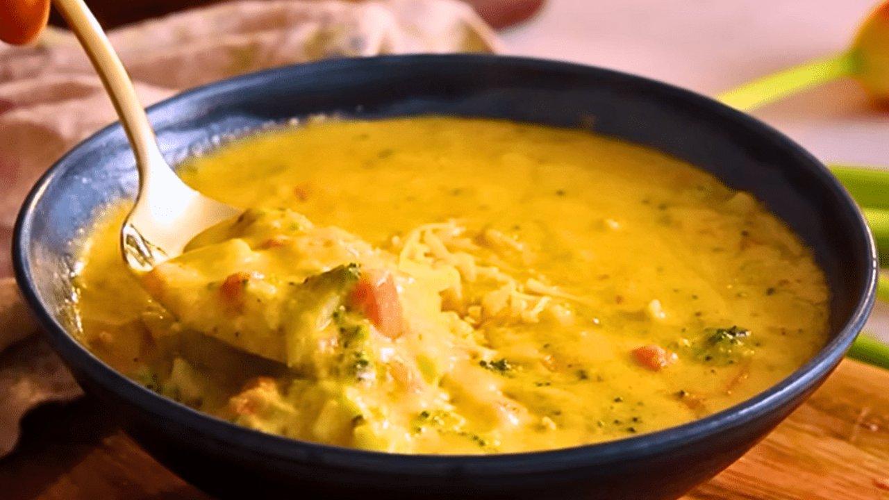 Easy Restaurant-Style Broccoli Cheese Soup