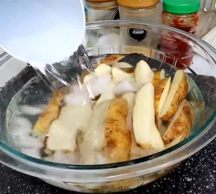 Easy Crispy Oven Baked Potatoes
