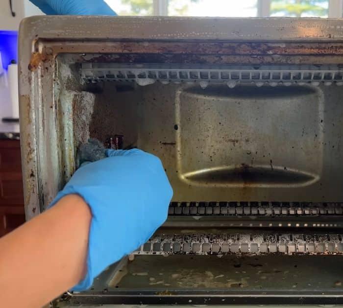 How to Clean a Toaster Oven