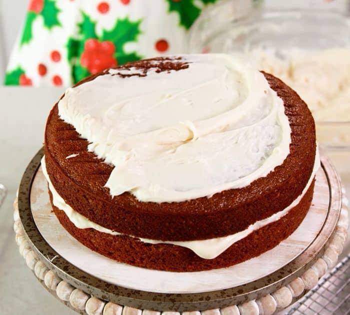 How to Make Christmas Gingerbread Cake