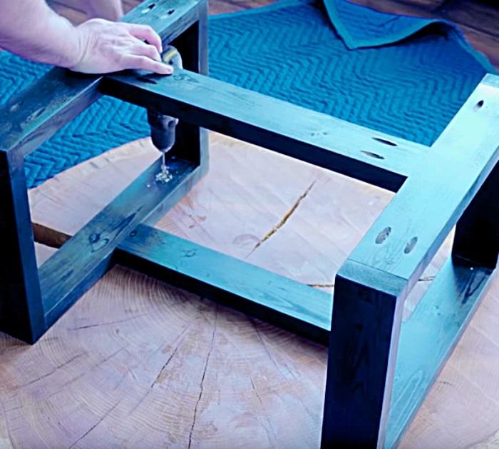 Make a table from a natural wood slice out the middle of a tree