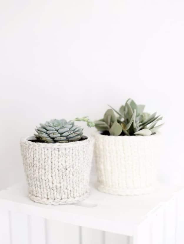 Knitted gift idea: a plain planter dressed up in a knit cover for a cozy textured plant lover's gift
