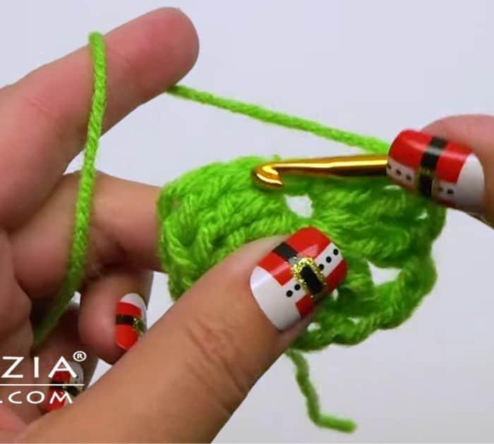 Easy Christmas Tree Crochet Tutorial