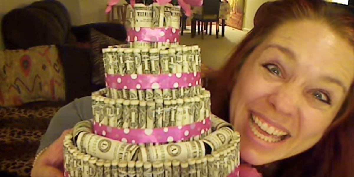 Awesome Money Cake Is Sure To Be The Talk Of The Party!