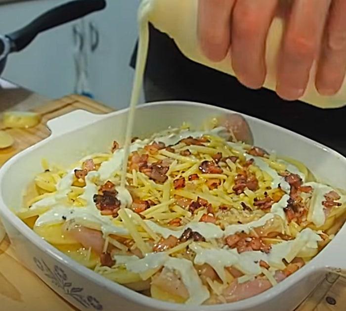 Chicken casserole with creamy potatoes