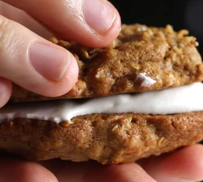 How to Make Oatmeal Cream Pies