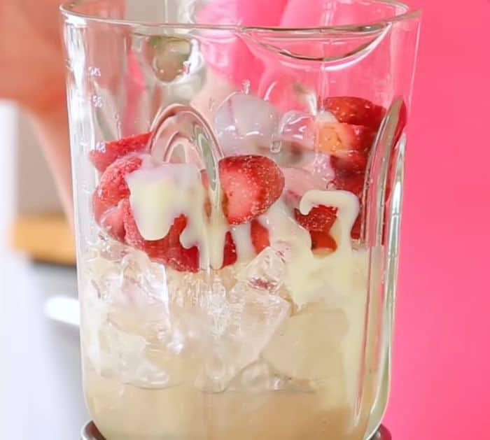 How to Make Frozen Strawberry Lemonade Slushy