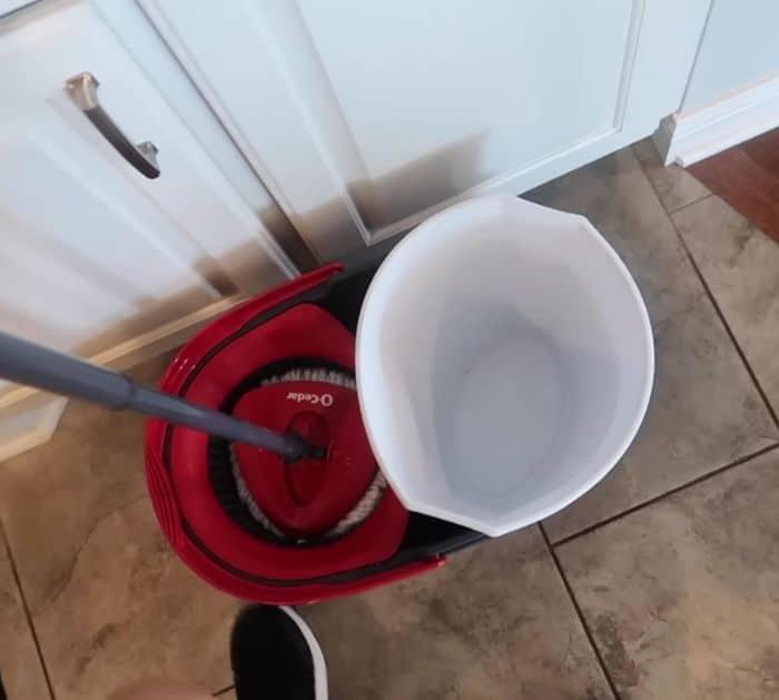 How to Mop Floors Properly and Quickly