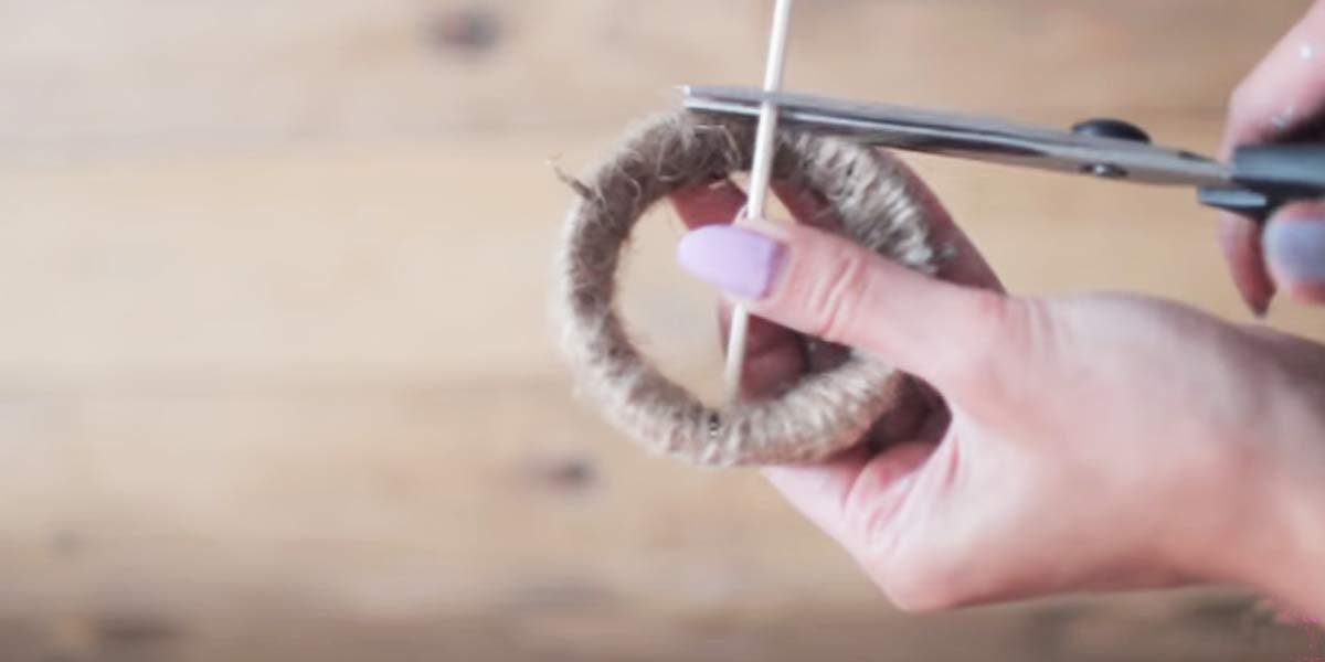 After Wrapping A Mason Jar Lid With Jute, What She Attaches Next Will Surprise You!