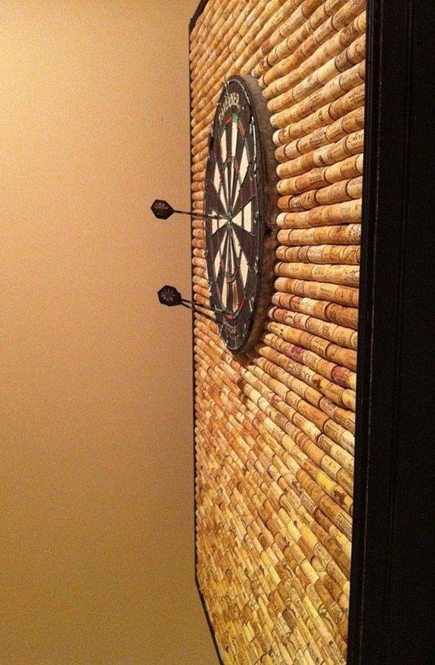 Fun Wine Cork Crafts for Kids to Make - Wine Cork DIY Dart Board Wall - DIY Projects & Crafts by Sueeye #crafts