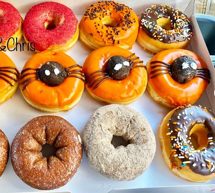 Dunkin' Donuts Specialty Doughnuts 2020 - Halloween Doughnuts - Spider Oreo Doughnuts
