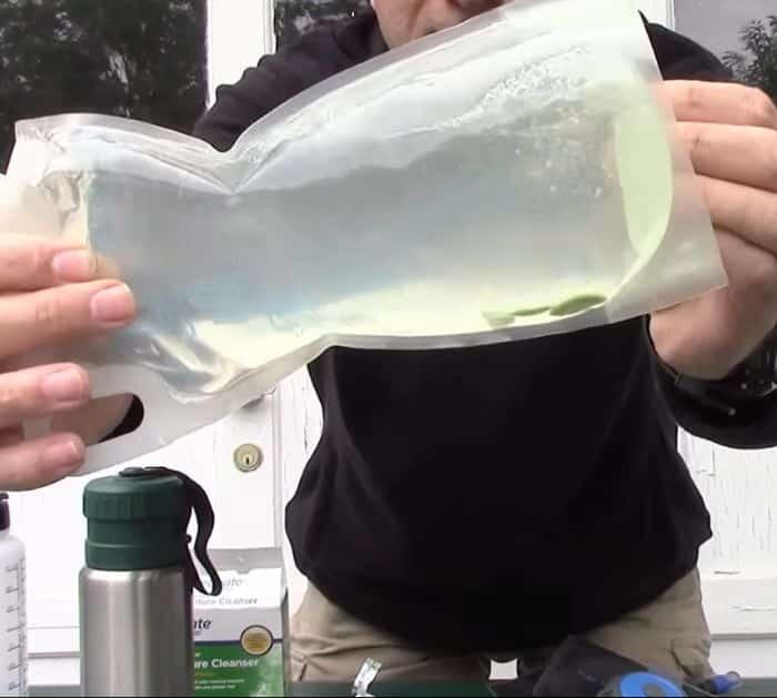 How to Get Rid of a Bad Smell in a Water Bottle