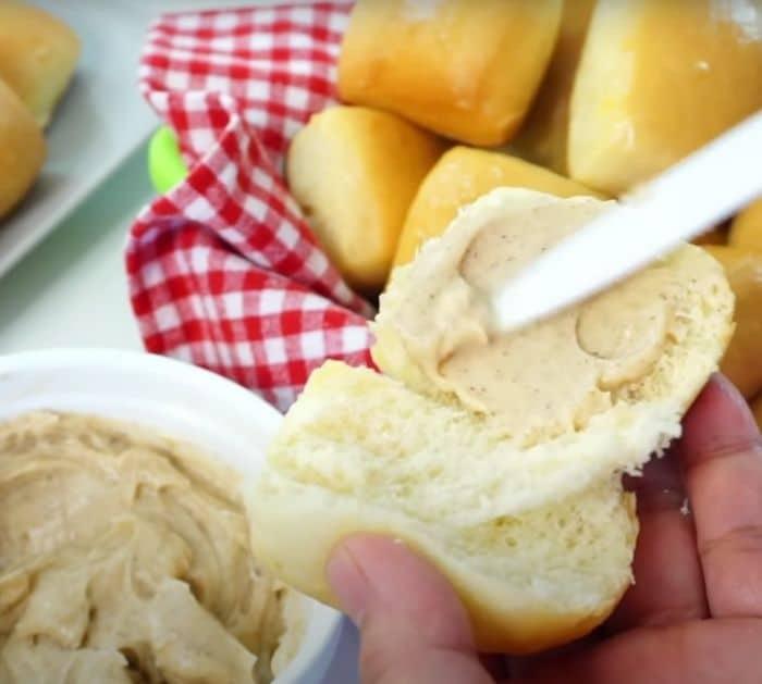 How to make Texas Roadhouse Bread Rolls and Honey Butter Cinnamon
