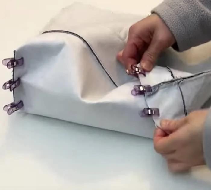make a patchwork jean tote bag out of recycled jeans