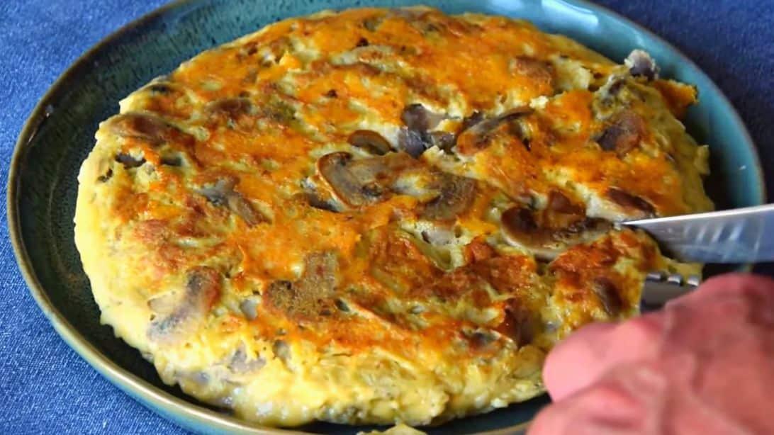 Delicious Homemade Cheese & Mushroom Omelet Recipe