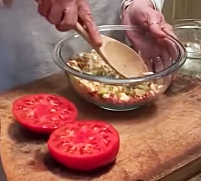 Use Heirloom Tomatoes To Broil In The Air Fryer
