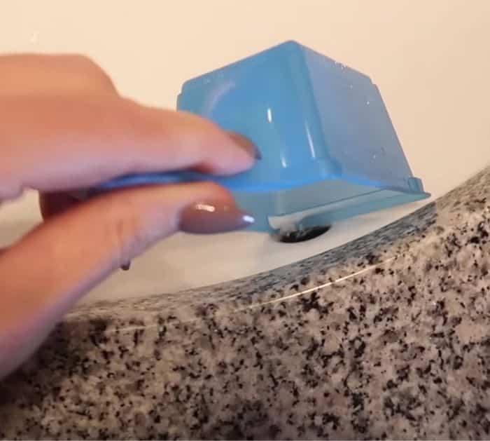 Easy Tips and Hacks for a Cleaner Bathroom