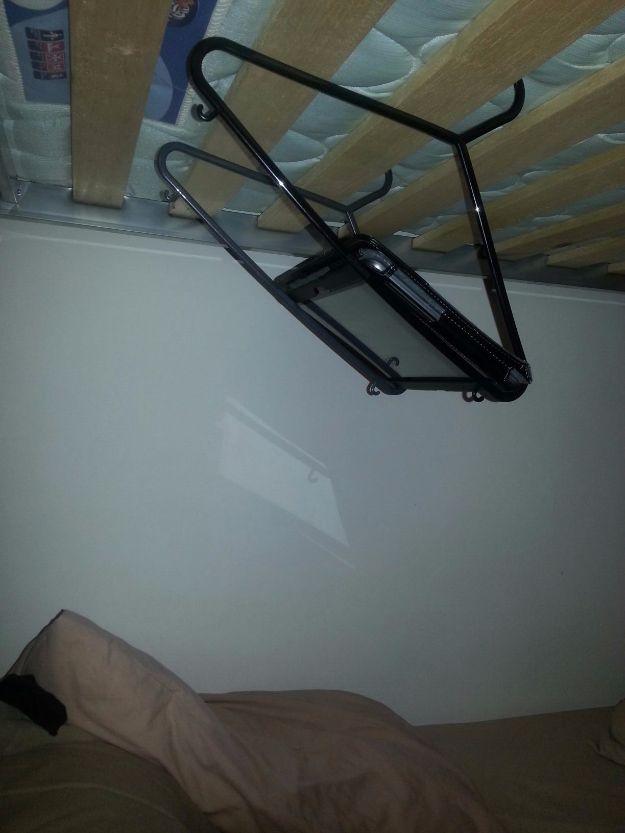 Suspend Your Tablet Over Your Bed With Coat Hangers, a iPad hack, fast to test out today and a genuinely useful shortcut