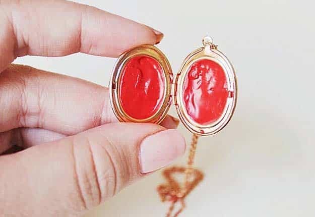 Fun DIY Projects for Teen Girls to Make - Homemade Lip Balm in a Locket Instructions - DIY Projects & Crafts by Sueeye #diy #quickcrafts #crafts #easycraftss